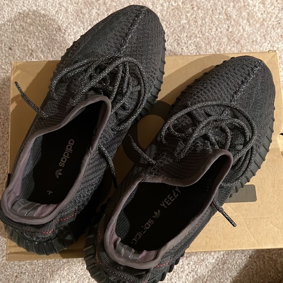 Yeezy Boost 350 V2 - Picture 4 of 7